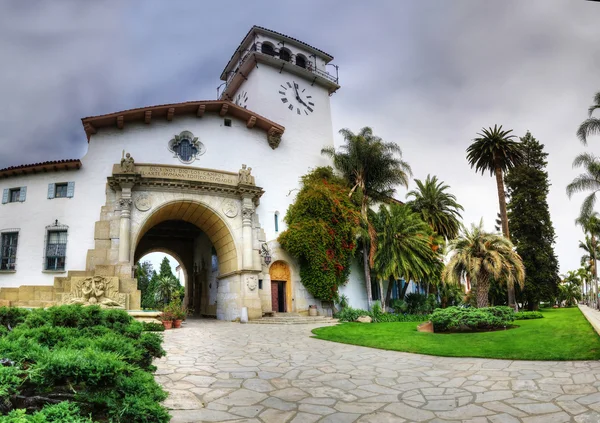 Santa Barbara, Kaliforniya tarihi adliye giriş. — Stok fotoğraf