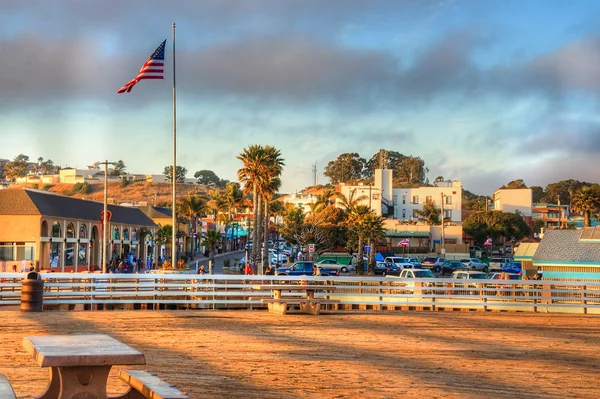 Pôr do sol no cais da praia do Pismo — Fotografia de Stock