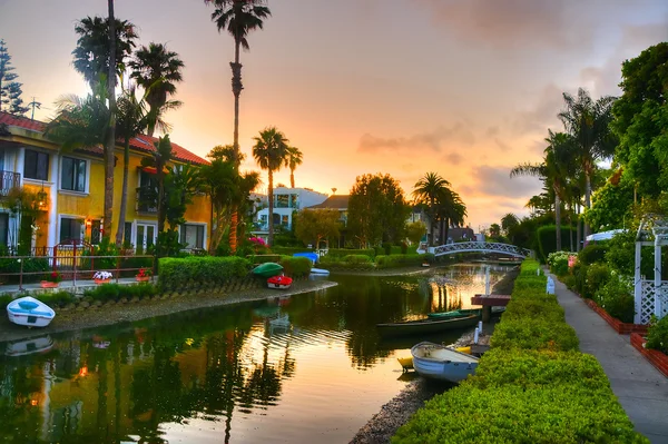 Casas en los canales de Venice Beach en California. — Foto de Stock