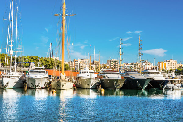 Барселона в ноябре - фото Испании - Travel Europe
