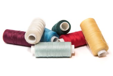 Beyaz arka plan iş parçacığında bobin