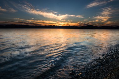 Pasifik Okyanusu üzerinde güzel gün batımı