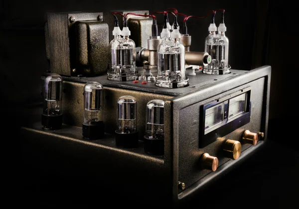 Handmade tube amplifier — Stock Photo, Image