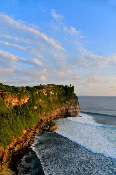 Bali Endonezya Daki Uluwatu Tapınağı Güzel Gökyüzü Ile Öğleden Sonra — Stok fotoğraf