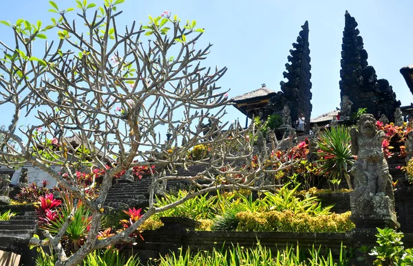 巴厘岛加兰加森县最大 最神圣的别萨基寺 — 图库照片