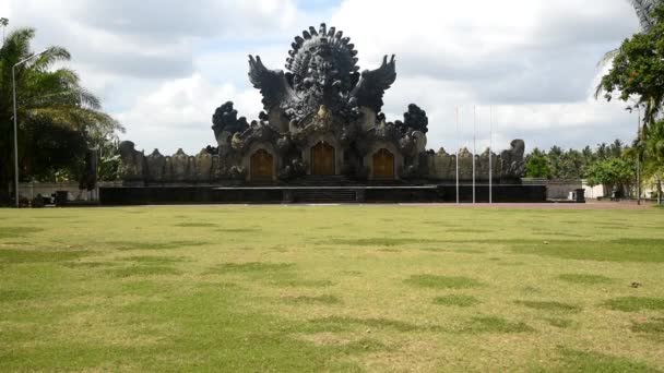 Tabanan Bali Indonesia Juli 2021 Garuda Wisnu Kencana Standbeeld Bij — Stockvideo