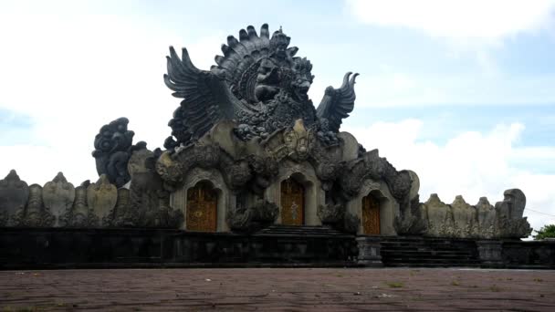 Tabanan Bali Indonesia Juli 2021 Garuda Wisnu Kencana Standbeeld Bij — Stockvideo
