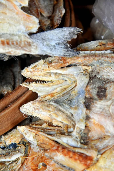 Peixe Salgado Seco Que Vende Mercado Tradicional — Fotografia de Stock