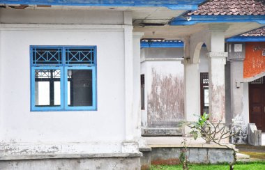 TABANAN, BALI, INDONEZYA-AĞUSTOS 29,2021: Gündüz vakti Bali Endonezya 'nın Tabanan naipliği Bolangan köyü.