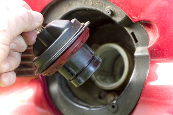 Openen van een vergrendelde Gas Cap — Stockfoto