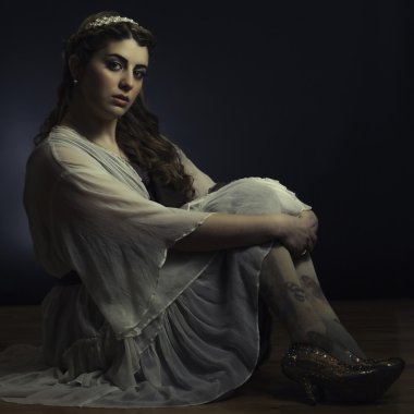 Kız kafa bandı ve parlak Ayakkabı