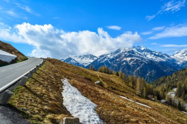 Avusturya 'daki Alp panoramik yolu. Grossglockner Ulusal Parkı. Grossglockner Hochalpenstrasse. 