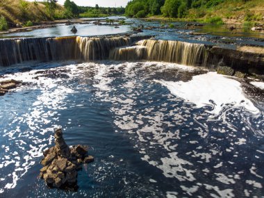 Tosna şelalesi - Tosna nehrinde güzel bir şelale.
