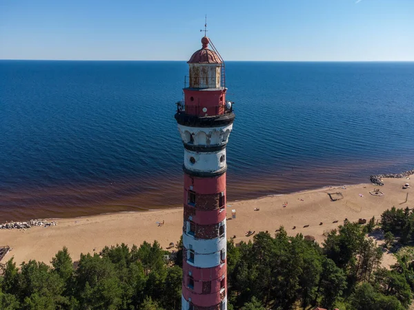 Shepelevsky deniz feneri Ladoga Gölü 'nün batı kıyısında bir deniz feneri.