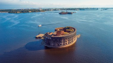 Fort 