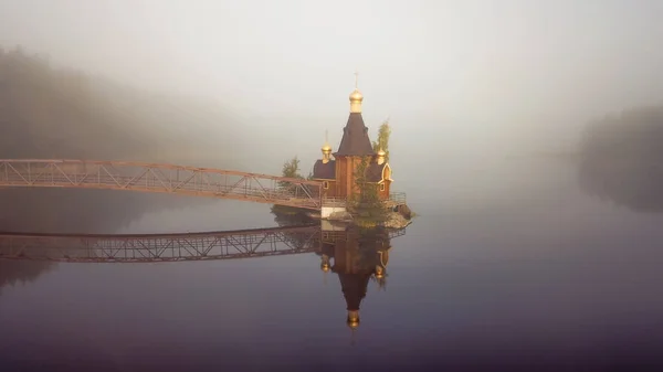 Aziz Andrew Ortodoks Kilisesi Vuoksa Nehri 'ndeki küçük bir adada