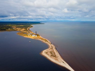 Saaremaa 'nın güney noktasındaki sorve deniz feneri.