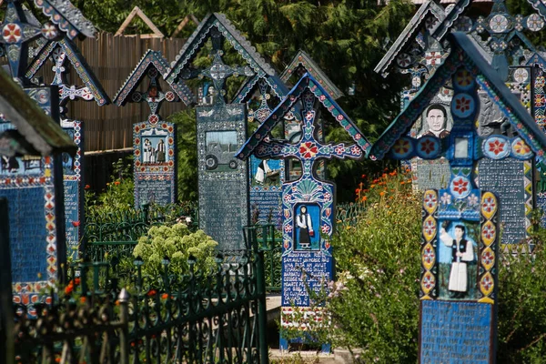 Túmulos Merry Cemetery Cimitirul Vesel Sapanta Roménia — Fotografia de Stock