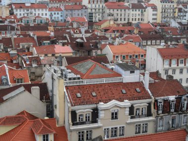 Portekiz 'den kartpostal: Lizbon şehri Alfama manzaralı Elevador Santa Justa