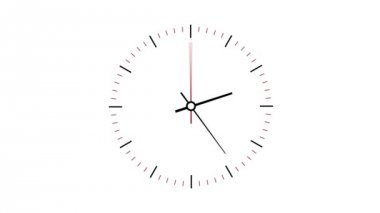 Saati 12 saat 30 saniye içinde sayma. Zaman atlamalı. Beyaz arka plan