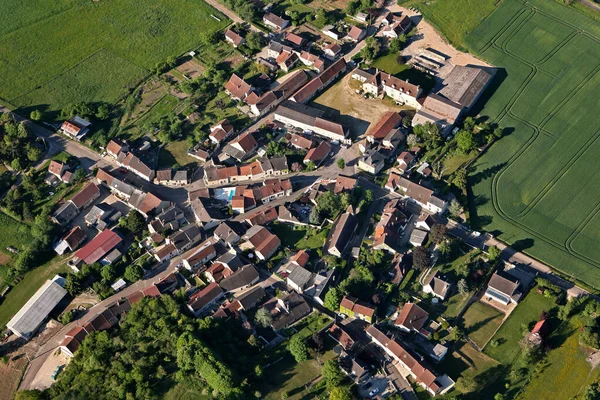 Vue Aérienne Village Rural Sery Dans Département Yonne Région Bourgogne Photos De Stock Libres De Droits