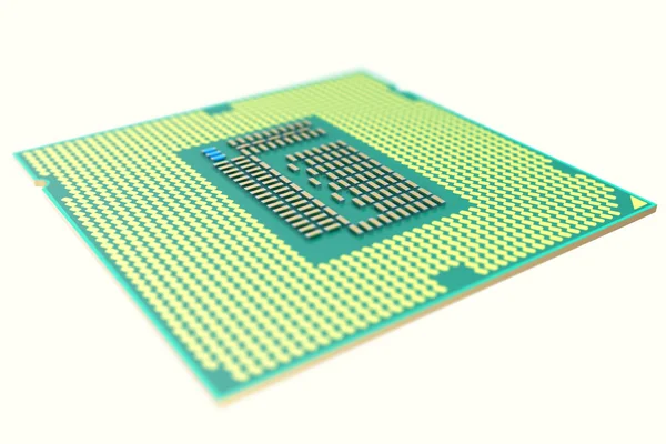 CPU-chip, centrale processoreenheid, geïsoleerd op wit met diepte van veld effecten. 3D-illustratie — Stockfoto