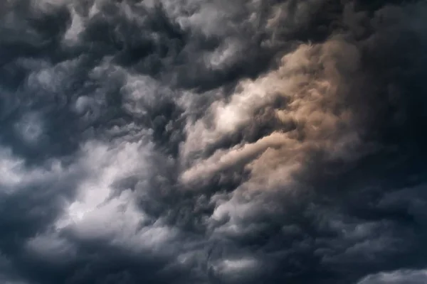 Tmavá Bouřková Oblačnost Deště Během Monzunového Období Dešťů — Stock fotografie