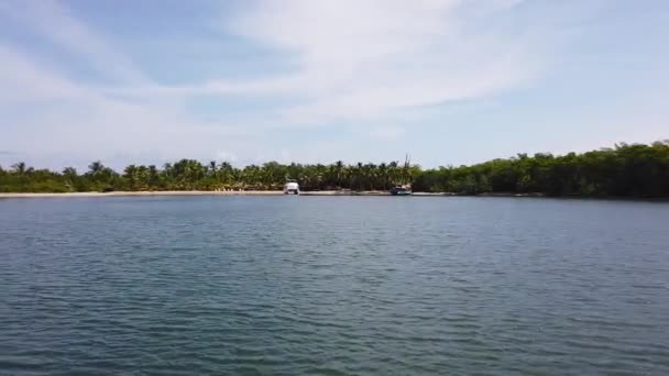 Călătorește Barca Viteză Peste Oceanul Calm Frumos Imagini Fullhd Înaltă — Videoclip de stoc