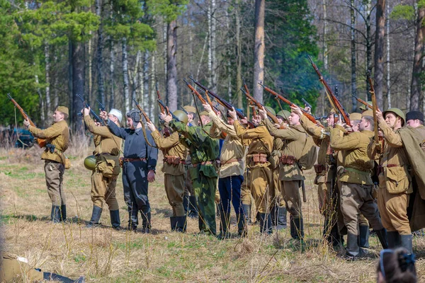 Reconstruction Second World War Russian Soldiers Celebrate Victory Volley Rifles — Stock Photo, Image