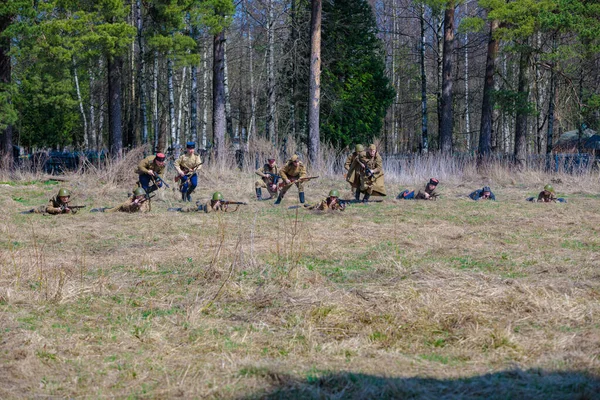 第二次世界大戦の復興 ロシアのパルチザン分遣隊は自分自身を守っている 大祖国戦争 オデッサ解放 ゼレノグラードロシア2021年4月18日 — ストック写真