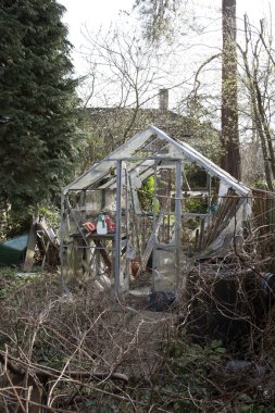 Terk edilmiş bir banliyö Bahçe serada