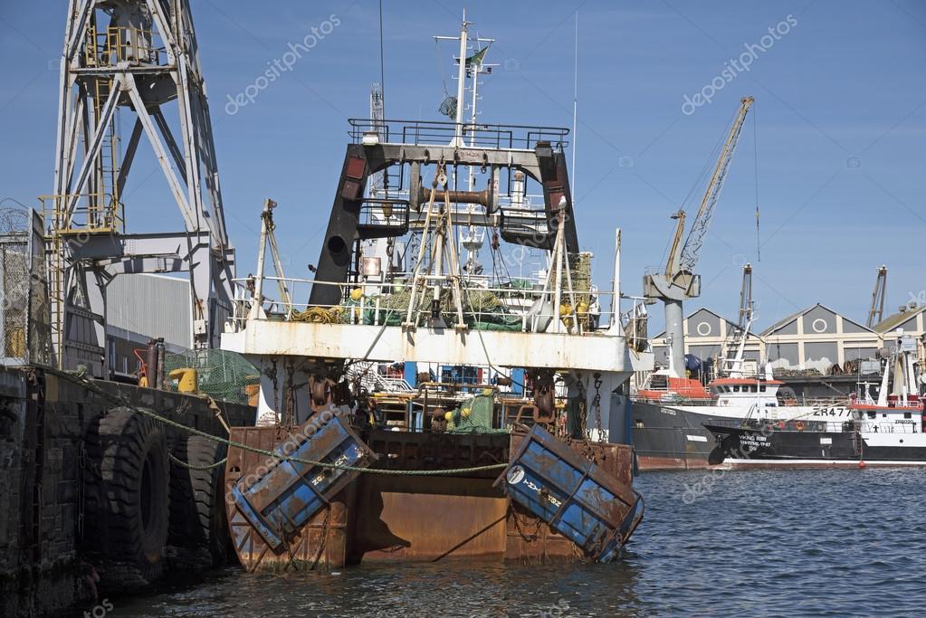 Fishing boat and harbour in Cape Town South Africa – Stock Editorial Photo © petertt #109543656