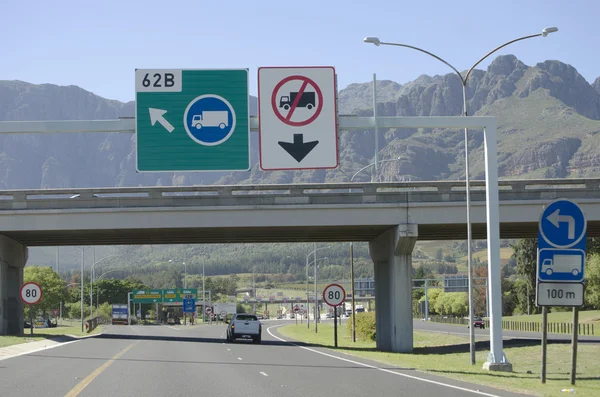 N1 highway bei paarl westkap südafrika — Stockfoto