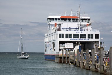 Roro feribot Yarmouth Harbour Isle of Wight'deki / İngiltere