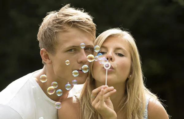 TEENAGER BLOWING BUBBLES — Stock Photo, Image
