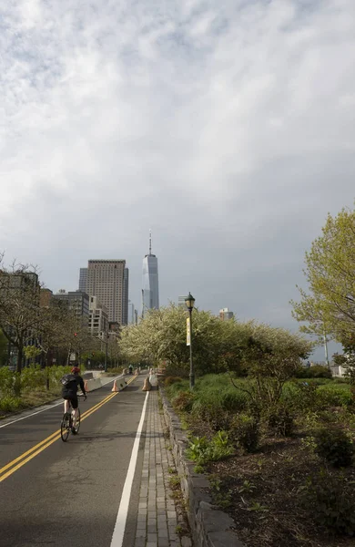 Nueva York Estados Unidos Mayo 2020 Ciclismo Largo Del Río — Foto de Stock