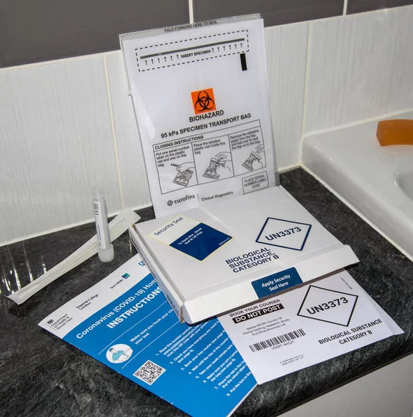 England Storbritannien 2021 Coronavirus Covid Home Test Kit Och Innehåll — Stockfoto