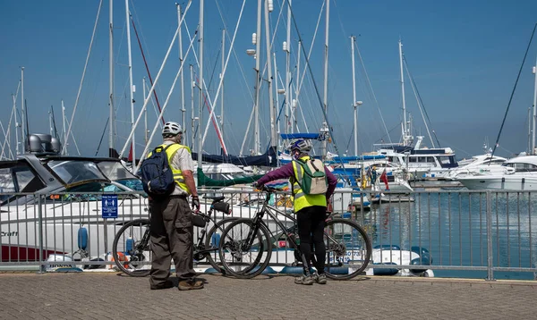 Yarmouth Isla Wight Inglaterra Reino Unido 2021 Ciclistas Edad Avanzada — Foto de Stock