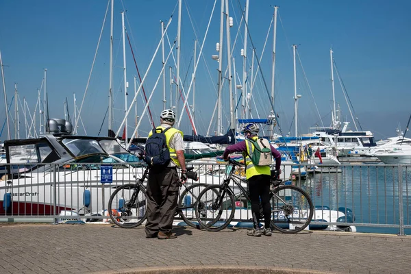 Yarmouth Isla Wight Inglaterra Reino Unido 2021 Ciclistas Edad Avanzada — Foto de Stock