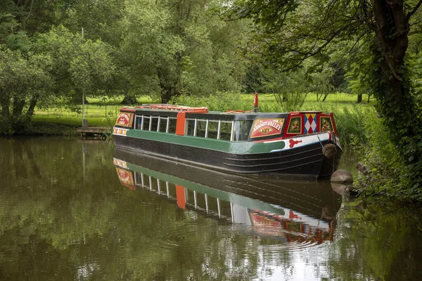 Kintbury Berkshire Engeland Verenigd Koninkrijk 2021 Narrowboat Het Kennet Het — Stockfoto