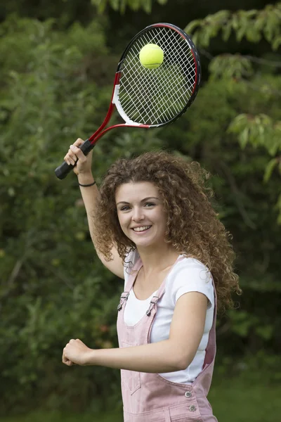 Jeune Joueuse De Tennis Femme Jouant Au Tennis Athlète Féminine Portant Des  Vêtements De Sport Roses Xaxa