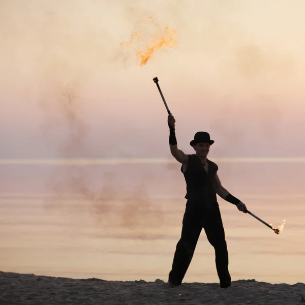 Fire show on the beach — Stock Photo, Image