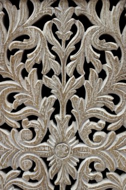 Çiçek süsleme ile ahşap ızgara