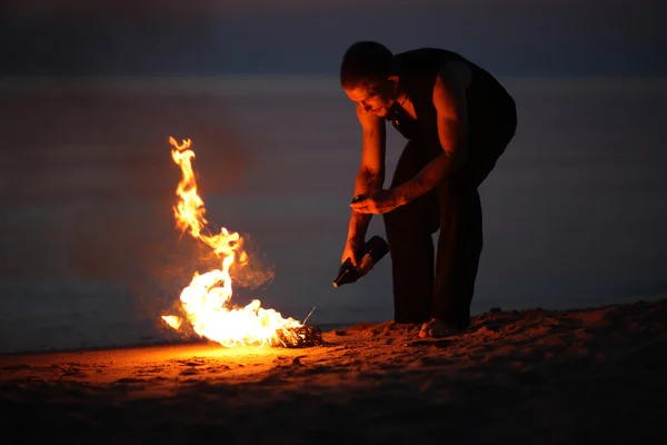 Fire making — Stock Photo, Image