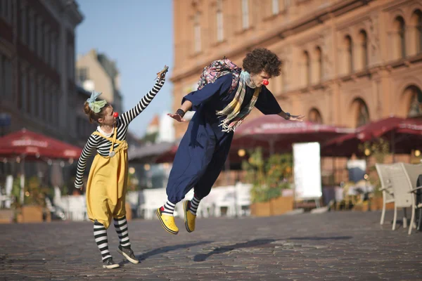 Clowns leren om te vliegen — Stockfoto
