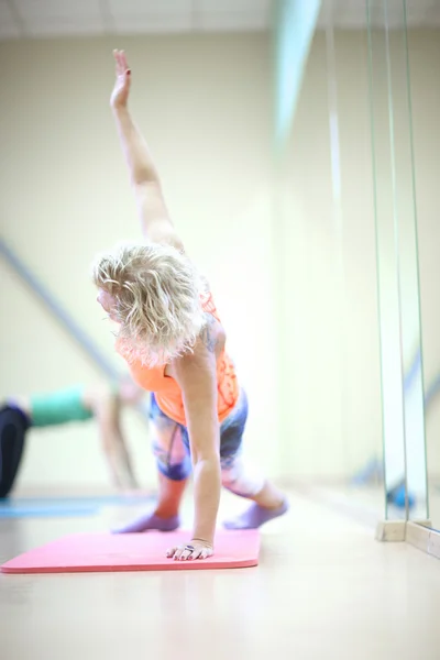 Exercícios de treino físico — Fotografia de Stock