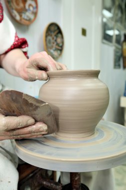 Modelleme kil. El yapımı pot. Boyalı cam benzersiz desen