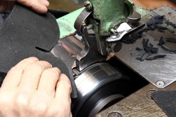 Produzione scarpe di stilista.Produzione di calzature da mani umane.Sho — Foto Stock