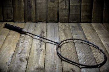eski badminton raket