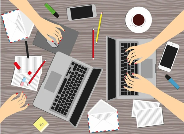 Kvinnor på arbetsplatsen. Ovansida av kvinnliga händer, skrivbord, laptop skärm, lager vektor illustration. — Stock vektor